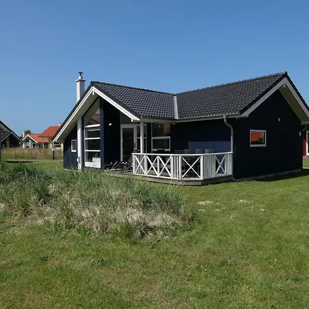 Ostsee-ferienparadies Fuer 8 Personen 別荘